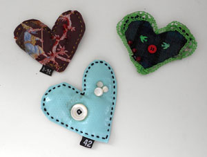 Petites broches "Coeurs"